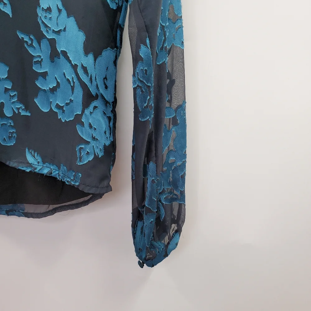 Lovers + Friends Blue Floral Velvet Lace Top Sheer V-Neck Printed Moody Dark - Picture 3 of 6